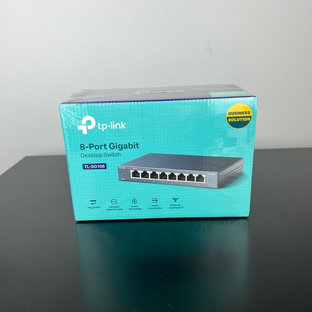 TP-Link 8-Port Gigabit Desktop Switch - Blue